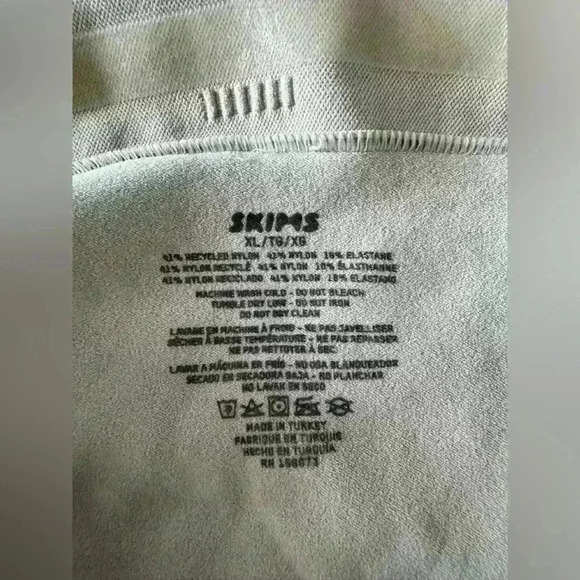 NEW Skims High Waist Seamless Sculpt Mid Thigh Shorts ~ XL - Picture 7 of 8